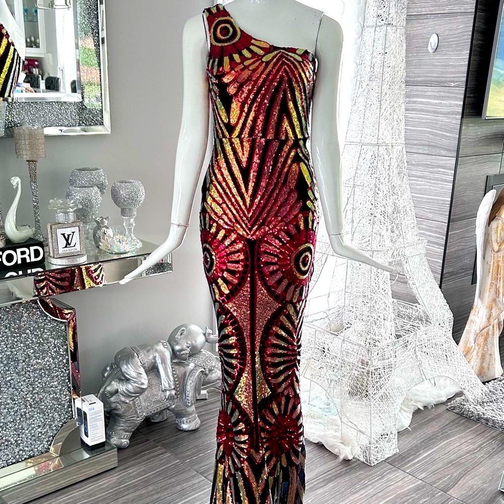 NWOT 💎 One-Shoulder Art Deco Sequin dress/Gown size-M
